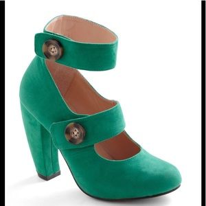 Pierre Dumas Green Pumps